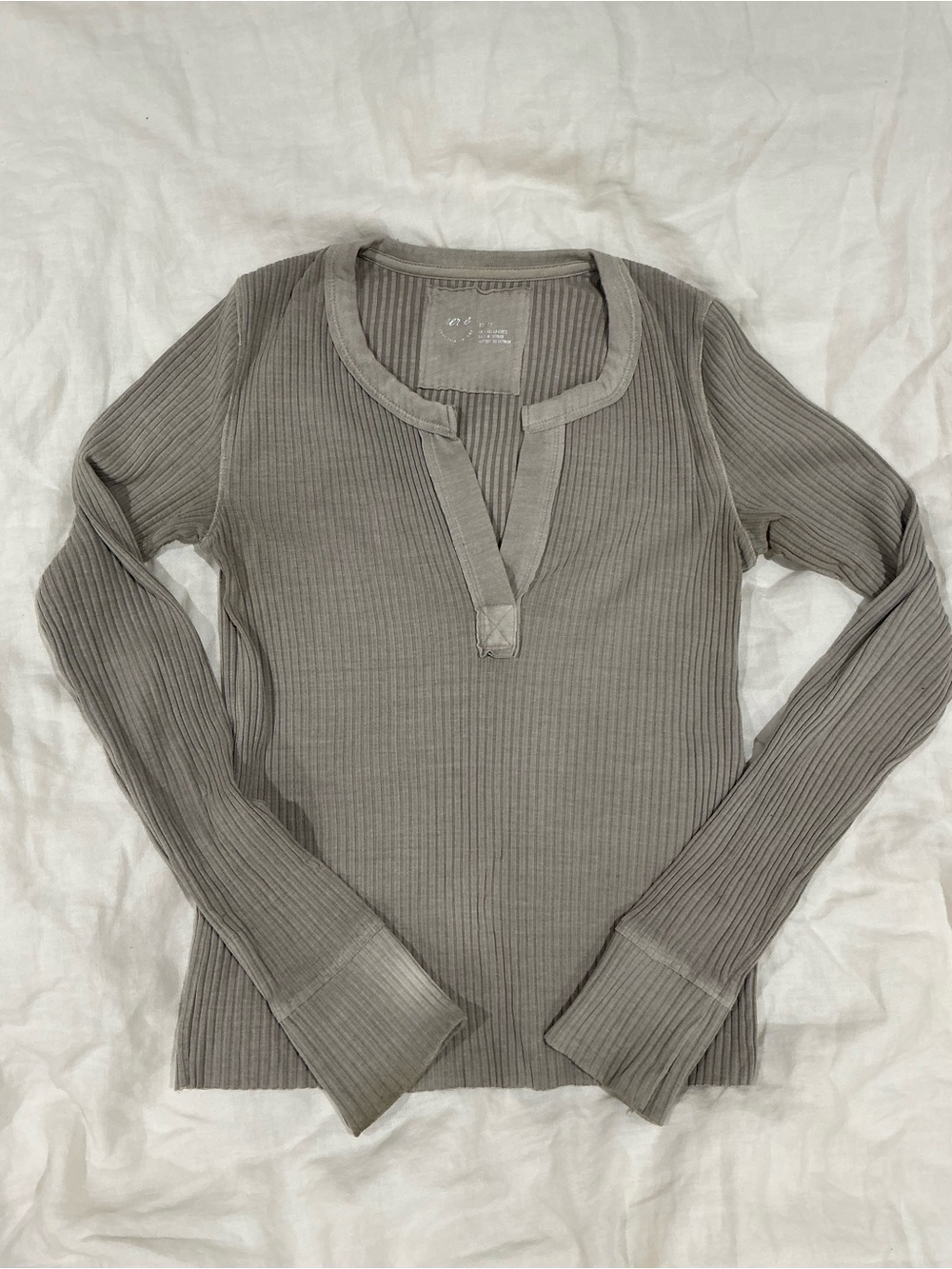 XS aerie Ribbed Long Sleeve Henley Top in Taupe